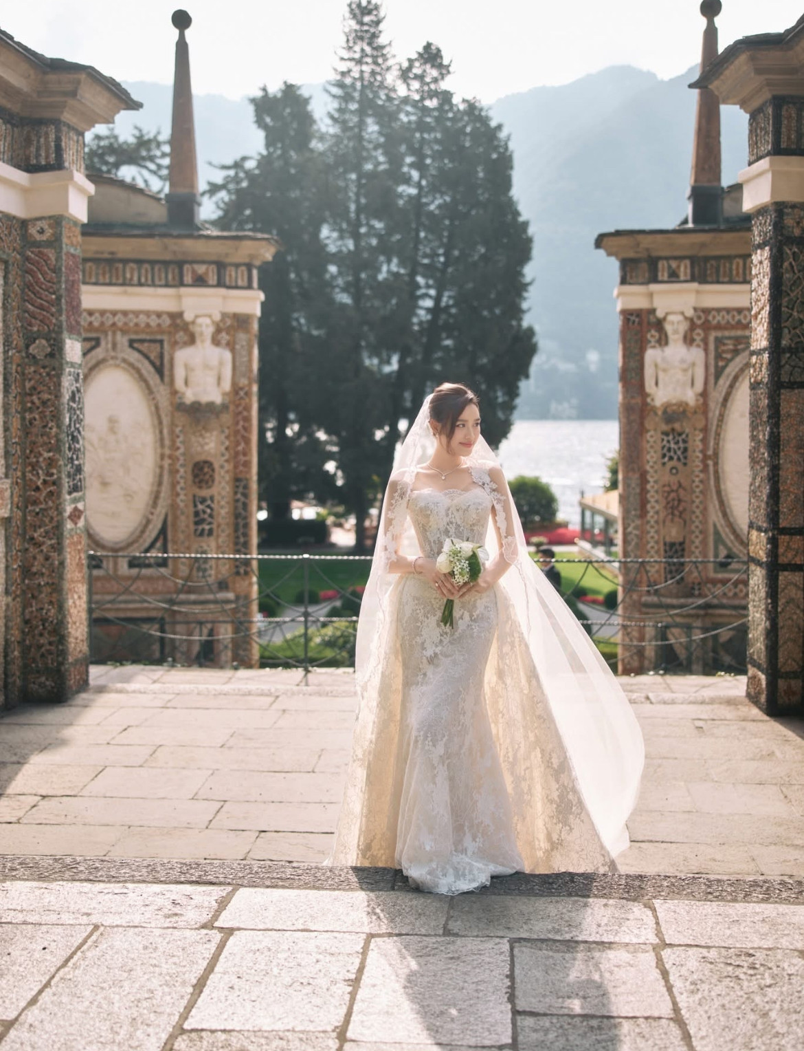 Hoa hậu Đỗ Thị Hà gây sốt với ảnh cưới lãng mạn tại châu Âu Năm 2025 - Ảnh 2.