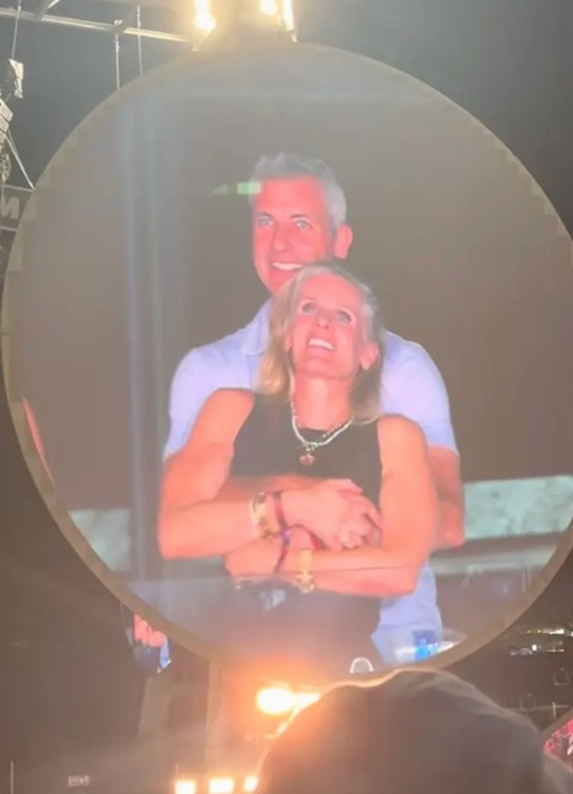 Andy Byron và Kristin Cabot bị bắt gặp ngoại tình ở concert Coldplay vào tháng 7/2025. Ảnh: @instaagraace/TikTok