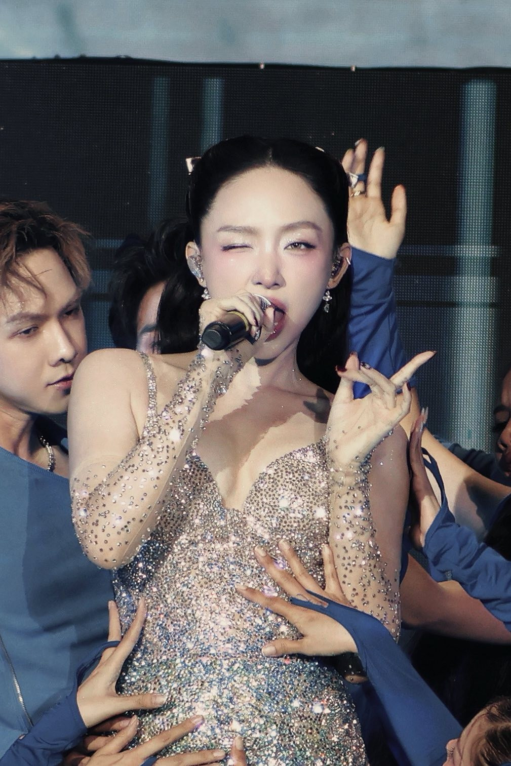 Tóc Tiên ngày càng táo bạo插图21 608793872-25297705866555418-8487625537680520273-n.jpg