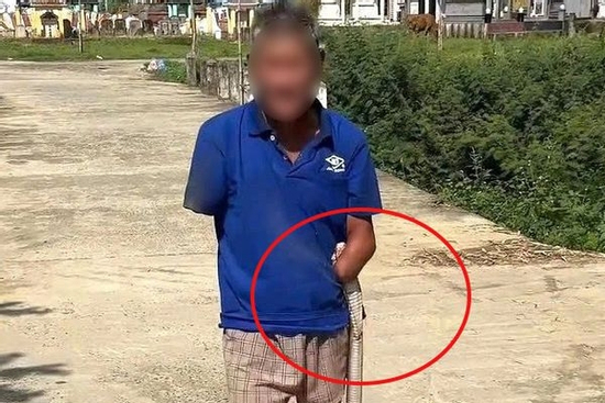 Vụ cụ ông cụt 2 tay kẹp con rắn mang về nhà: Gia đình lên tiếng về số tiền được hỗ trợ