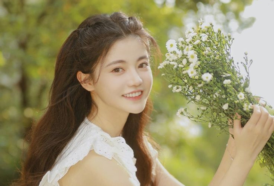 Đúng 12h45 hôm nay, thứ Năm 19/3/2026, 3 con giáp thỉnh tài rước lộc về nhà, cả tiền và tình đều song hành viên mãn