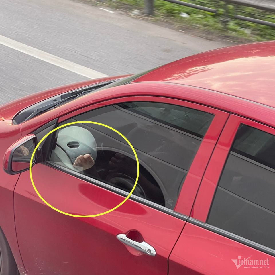 W-Gac chan lai xe 2.jpg