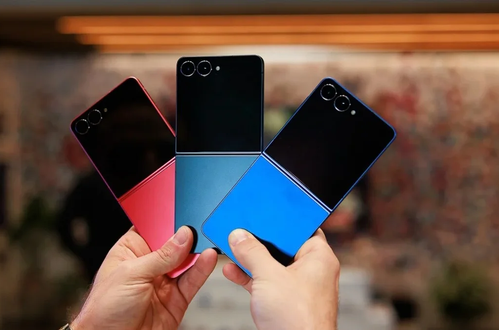 Galaxy Z Flip 8 1.png