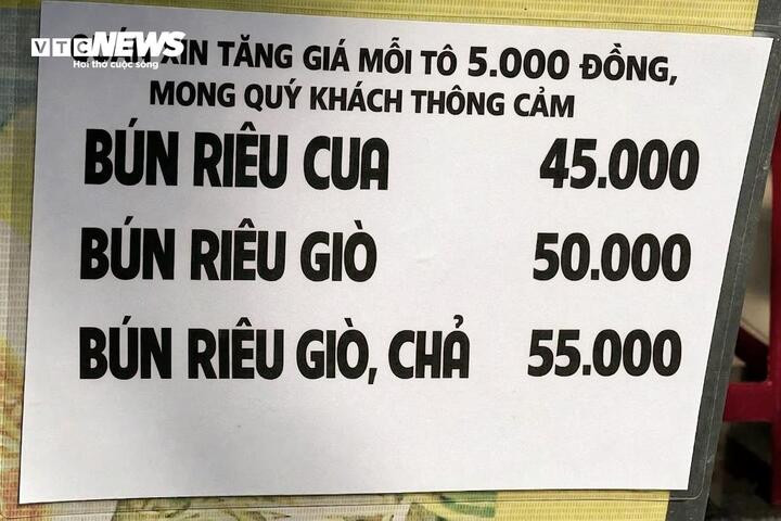 Nhiều quán ăn tại TP.HCM đồng loạt điều chỉnh giá bán do chi phí đầu vào tăng cao.