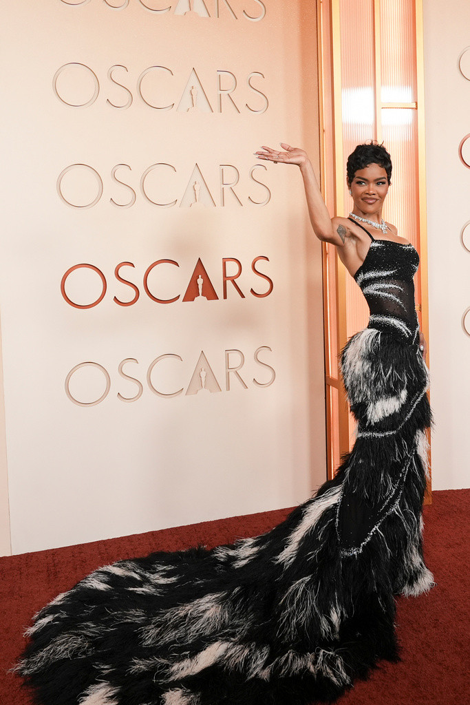 Teyana Taylor gây bão Lễ trao giải Oscar 2026 với phong cách thời trang ấn tượng - Ảnh 3.