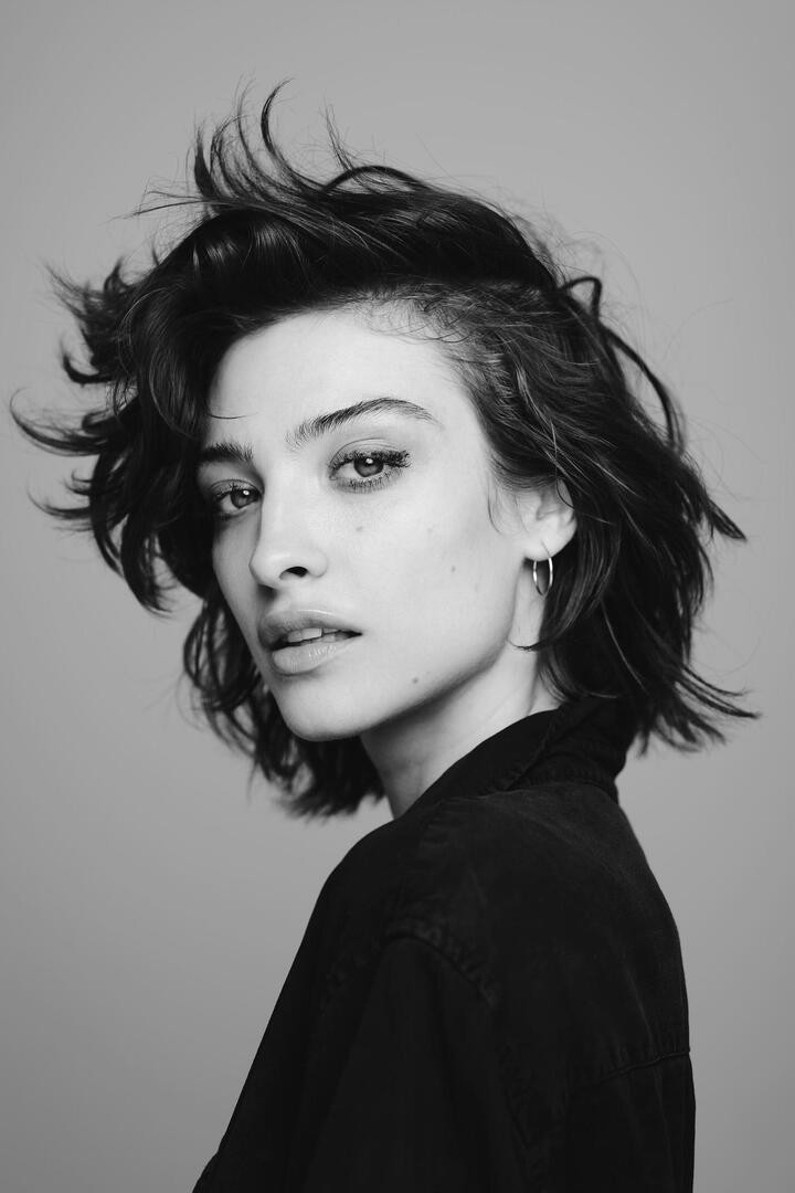 Với One Piece mùa 2, màn thể hiện của Lera Abova được đánh giá cao nhờ khả năng truyền tải trọn vẹn nét phức tạp của Nico Robin vừa lạnh lùng, khó đoán, vừa ẩn chứa nhiều tổn thương. Chính điều này giúp cô nhanh chóng chiếm được cảm tình của khán giả.