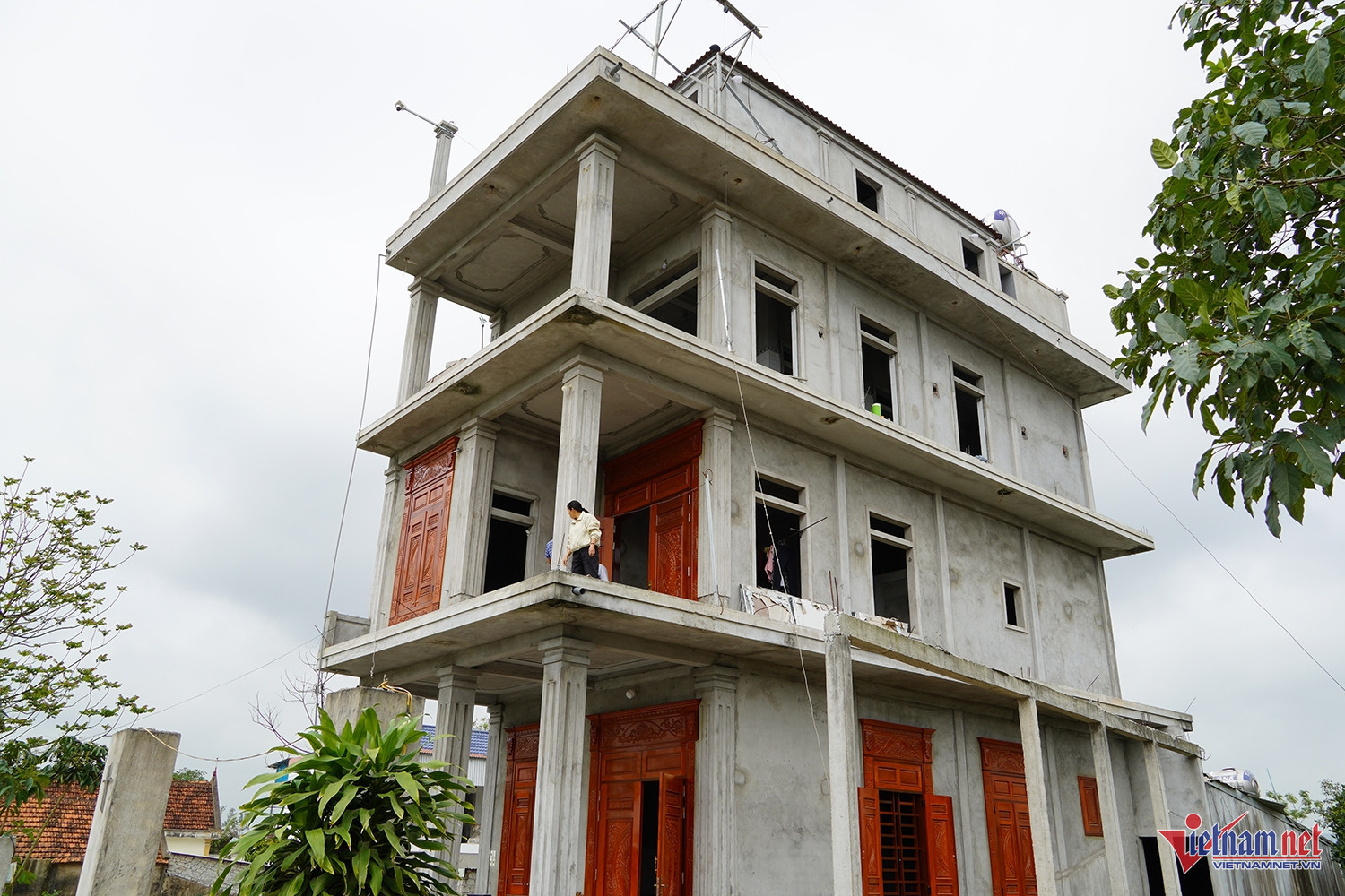 w ong hau 3jpg 1413.jpg