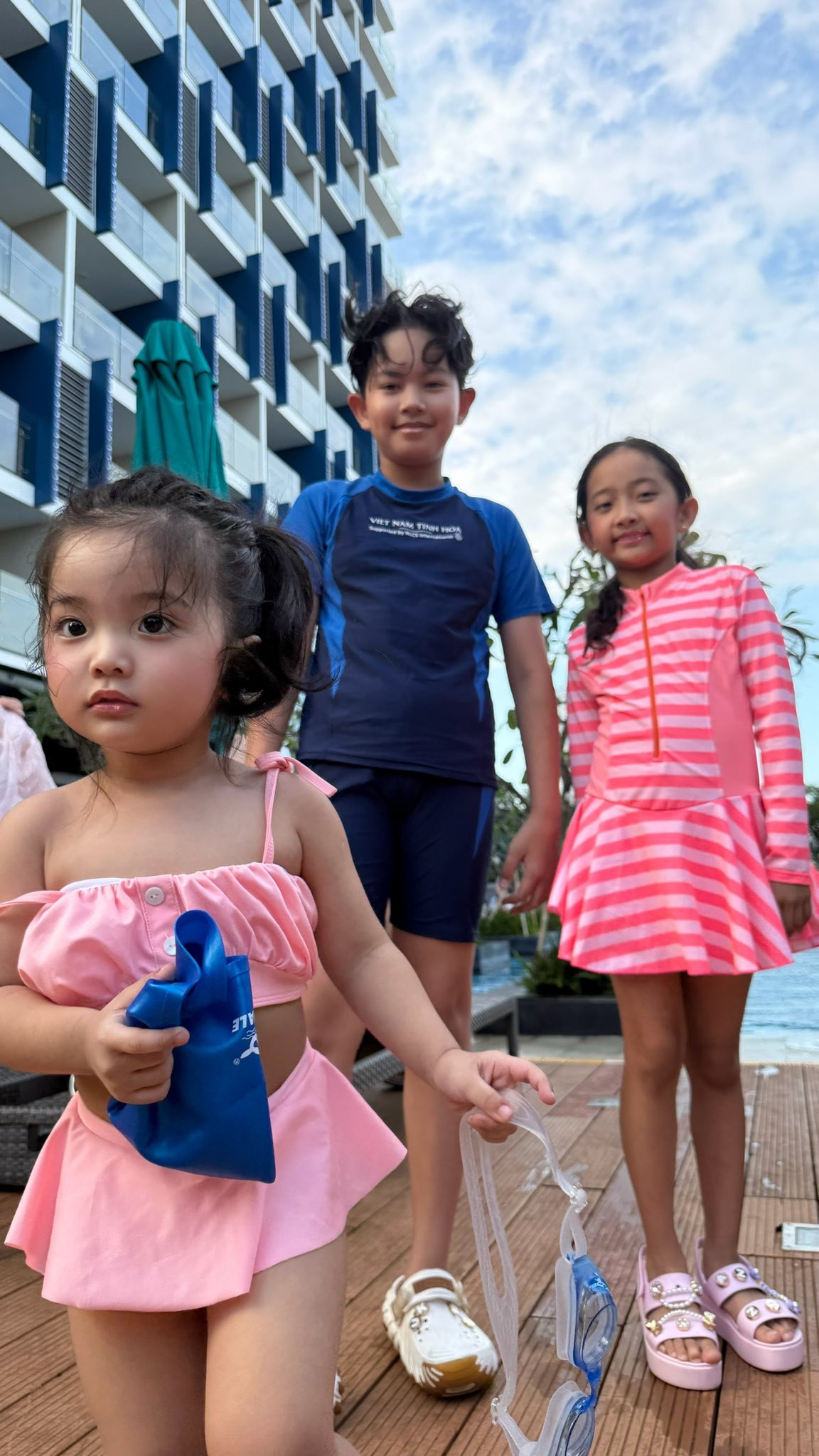 Lisa - con gái út nhà Khánh Thi - Phan Hiển khiến bố bị 'lu mờ' - Ảnh 5.