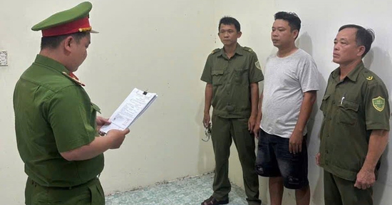 Tạm giữ khẩn cấp đối tượng hành hung tài xế taxi ở TPHCM