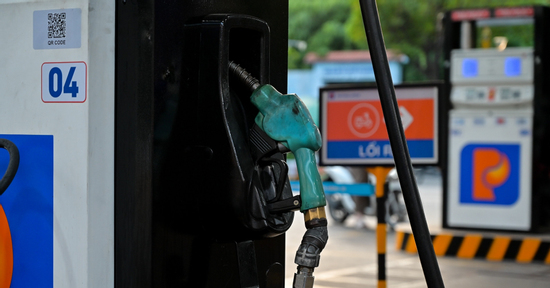 Giá xăng dầu tăng mạnh từ 23h hôm nay, có loại đắt thêm gần 9.000 đồng/lít