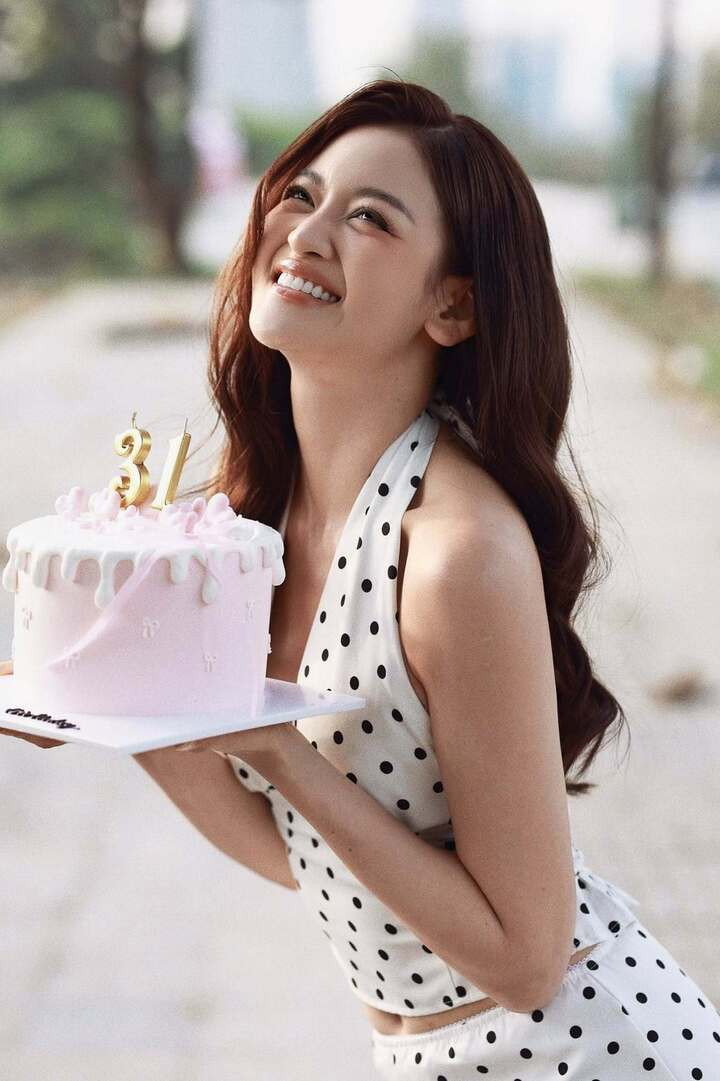 Nhan sắc xinh đẹp của