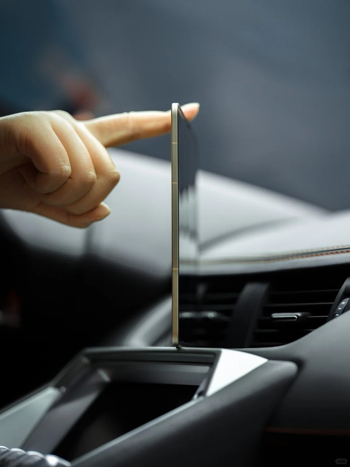 OPPO Find N6 giá gần 65 triệu đồng có gì đặc biệt? - 3