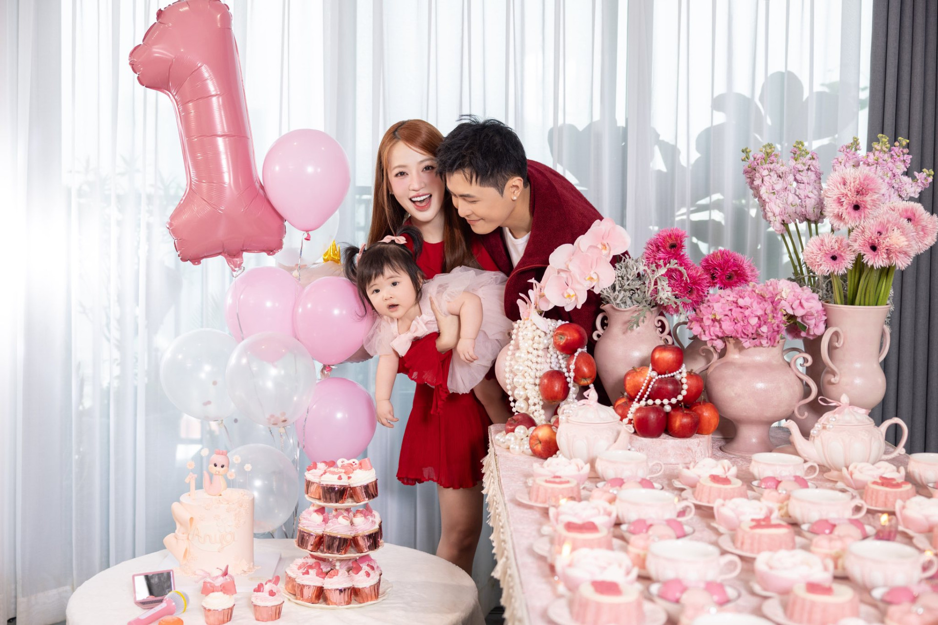 Puka và Gin Tuấn Kiệt công khai cận diện mạo ái nữ, vẻ ngoài quá đáng yêu - Ảnh 1.