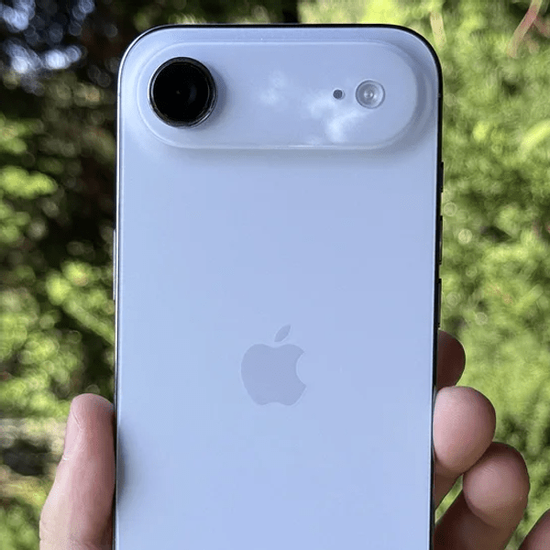 Sau 6 tháng dùng iPhone Air, tôi chính thức thừa nhận: Độ mỏng 5.6mm đã thay đổi hoàn toàn cách tôi nhìn nhận về một chiếc smartphone