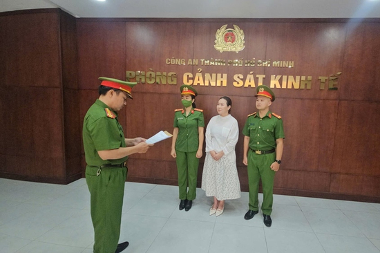 Vở kịch vợ cố diễn viên Quý Bình dựng lên để thu 131,3 tỷ đồng từ khách hàng