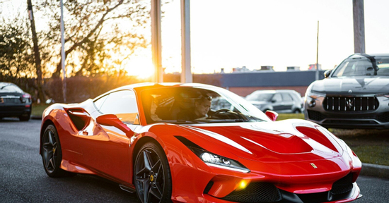 Hàng loạt hãng ô tô sang dừng giao xe tại Trung Đông vì xung đột leo thang