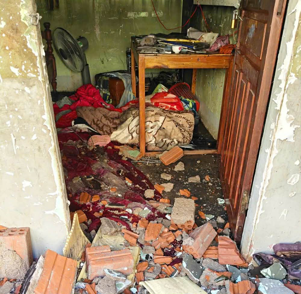 Hiện trường vụ cháy khiến chị em ruột 5 tuổi và 7 tuổi tử vong, bố mẹ đi làm xa, ở cùng bà nội - Ảnh 2.