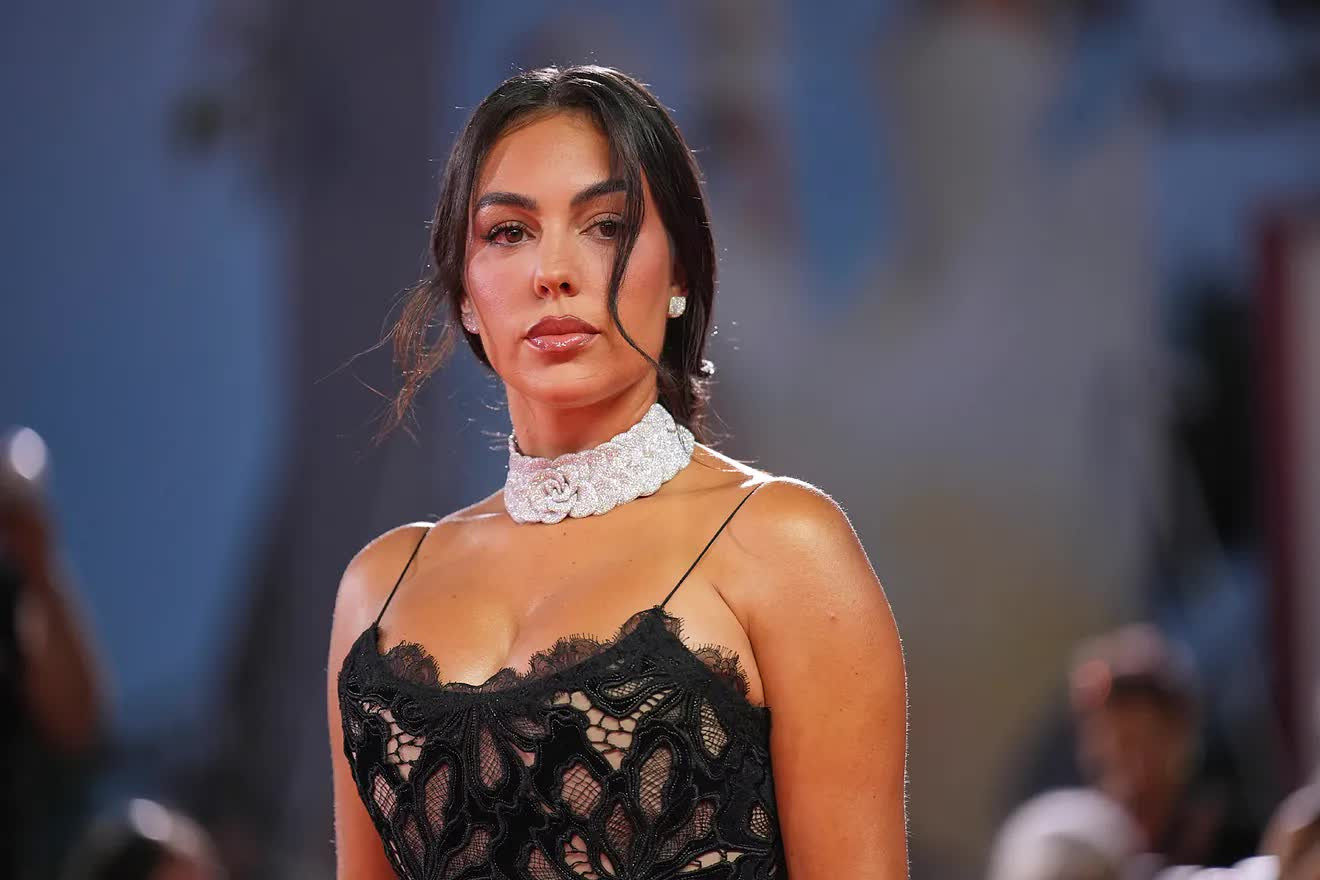 17740386645242 1774061489848636067479