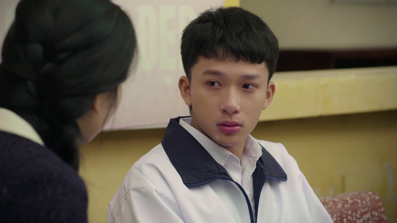 Diễn viên Sơn Tùng khiến khán giả rơi nước mắt trong vai Minh ở Bước chân vào đời - Ảnh 2.