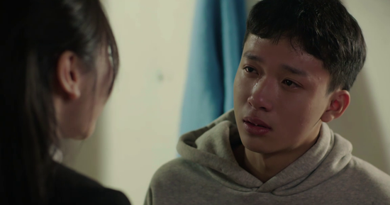 Sơn Tùng khiến khán giả rơi nước mắt