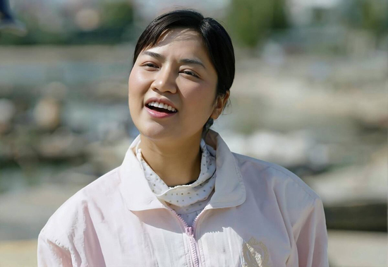 Cô gái làng chài 'chửi như hát' gây bão phim VTV, ngoài đời xinh đẹp ngỡ ngàng