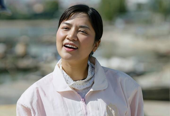 Nữ diên viên Anh Đào vào vai Khánh Linh - cô gái làng chài trong phim