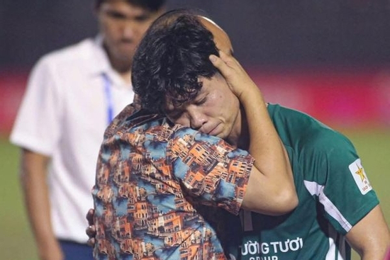 Công Phượng dính chấn thương nặng