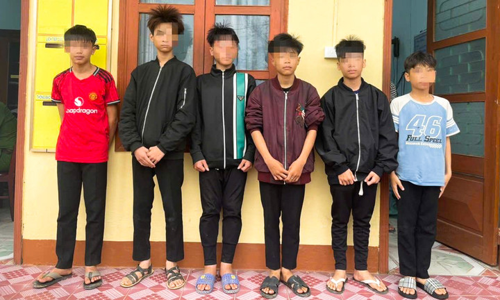 Nhóm thiếu niên ném đá vào ô tô trên cao tốc qua Quảng Trị. (Ảnh: Cục Cảnh sát giao thông)