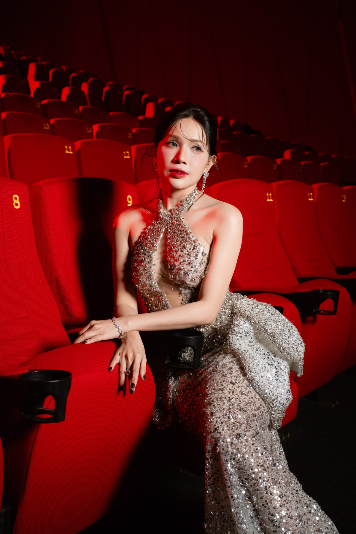 nhan sac goi cam cua nu chinh phim kinh di quy nhap trang 2 hinh anh 1