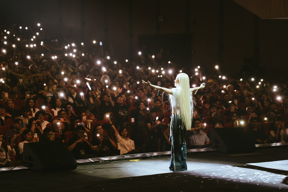 phung khanh linh (3).jpg