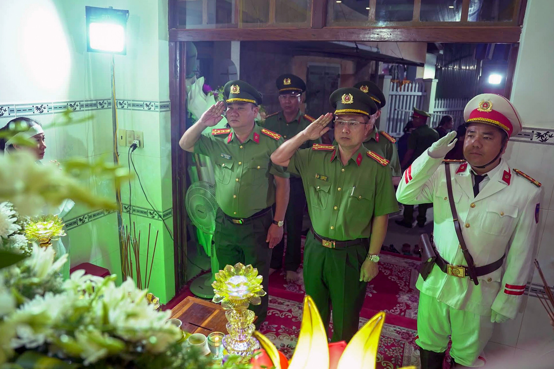 Lanh dao cong an tinh.jpg