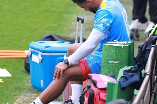 Xuân Son chấn thương ngay buổi tập đầu tiên của ĐT Việt Nam