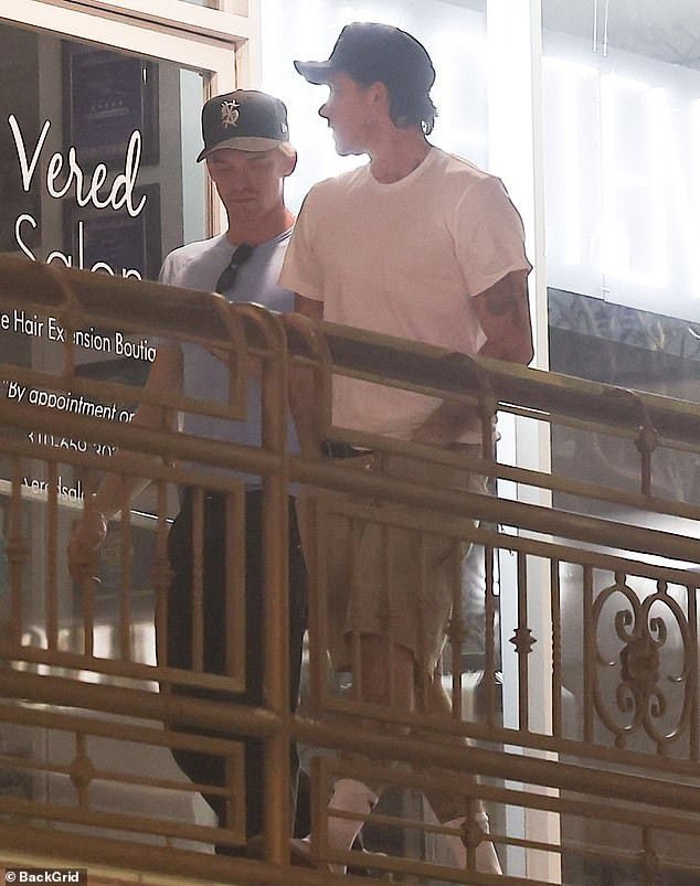 107319661 15667739 joinedbyaustraliansingercody29whoreleasedhisfirstalbum m 61774119806739 17742506257051608381827