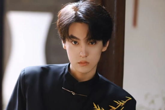 Điền Hủ Ninh bị hạn chế hoạt động quảng cáo và phim ảnh vì bê bối tình cảm