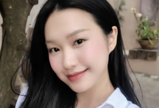 Không nhận ra Doãn Hải My qua 'camera thường' khi đi cổ vũ Văn Hậu, sao khác ảnh trên mạng lắm!