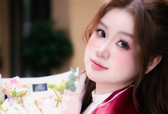 Nữ sinh Trường THPT Chuyên Khoa học Xã hội và Nhân văn với hành trình chinh phục học bổng kinh tế danh giá bậc nhất Hà Lan