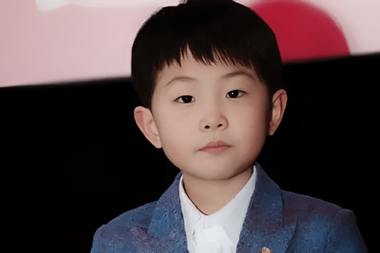 'Thần đồng nhí' 3 tuổi lên sóng truyền hình Trung ương, kiếm hàng tỷ đồng mỗi năm