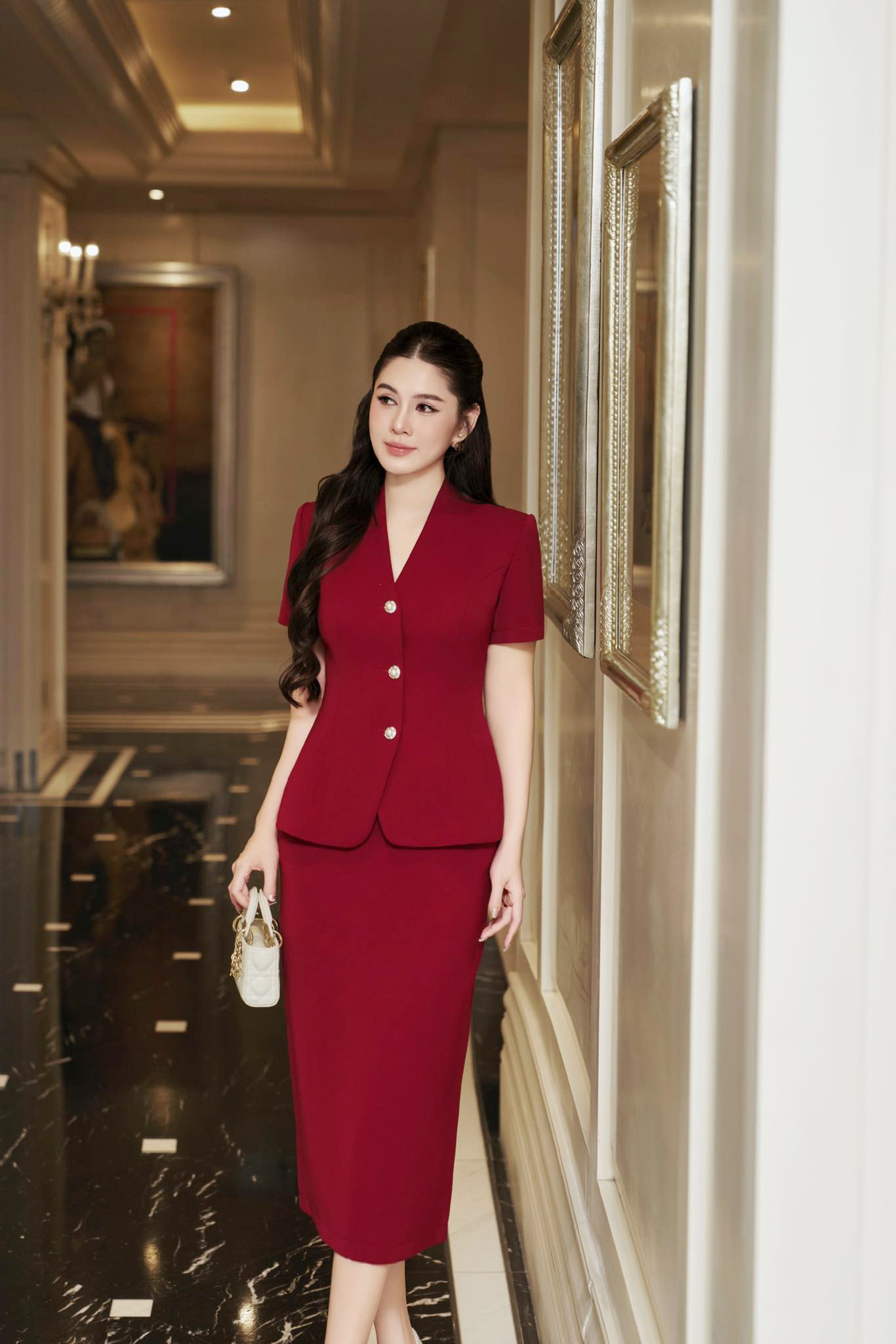 Trở lại sau 5 năm vắng bóng, nữ MC xinh đẹp biến phim trường thành sàn diễn thời trang - Ảnh 9.