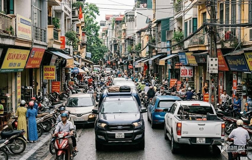 W-xe ban tai đi trong pho.jpg