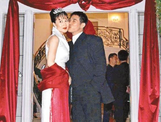 Ngôi sao võ thuật hàng đầu xứ Cảng thơm và hôn nhân 27 năm với người vợ hơn tuổi - Ảnh 3.