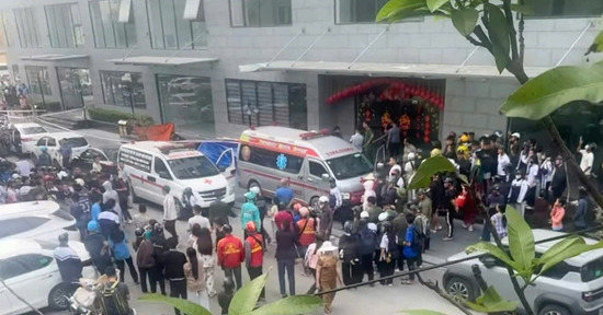 Người phụ nữ rơi từ tầng 22 chung cư xuống đất tử vong