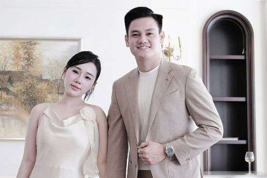 Quá khứ gây xôn xao của vợ cầu thủ Hồ Tấn Tài