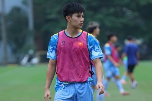 Visual sáng bừng của 'thần đồng' Trần Gia Bảo ở U19 Việt Nam
