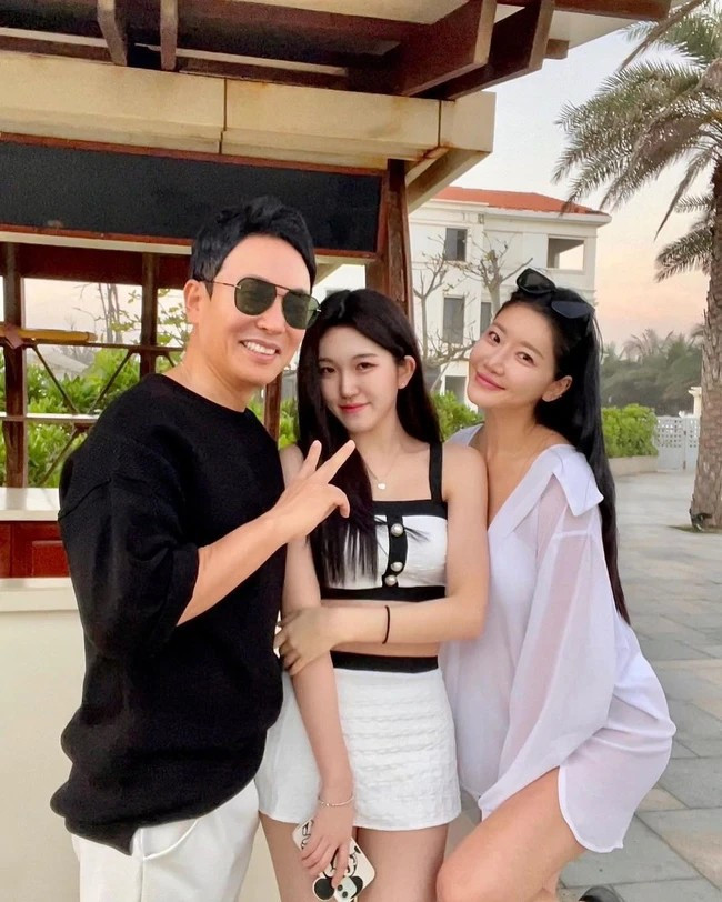 bat ngo nhan sac ba me han quoc 50 tuoi tre nhu con gai 20 tuoi hgbrdf 2 1694226436 124 width650height812