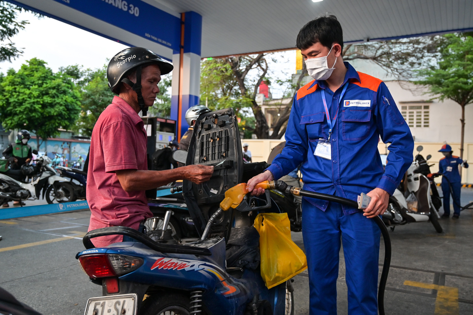 xăng dầu_ nguyễn huế 13.jpg