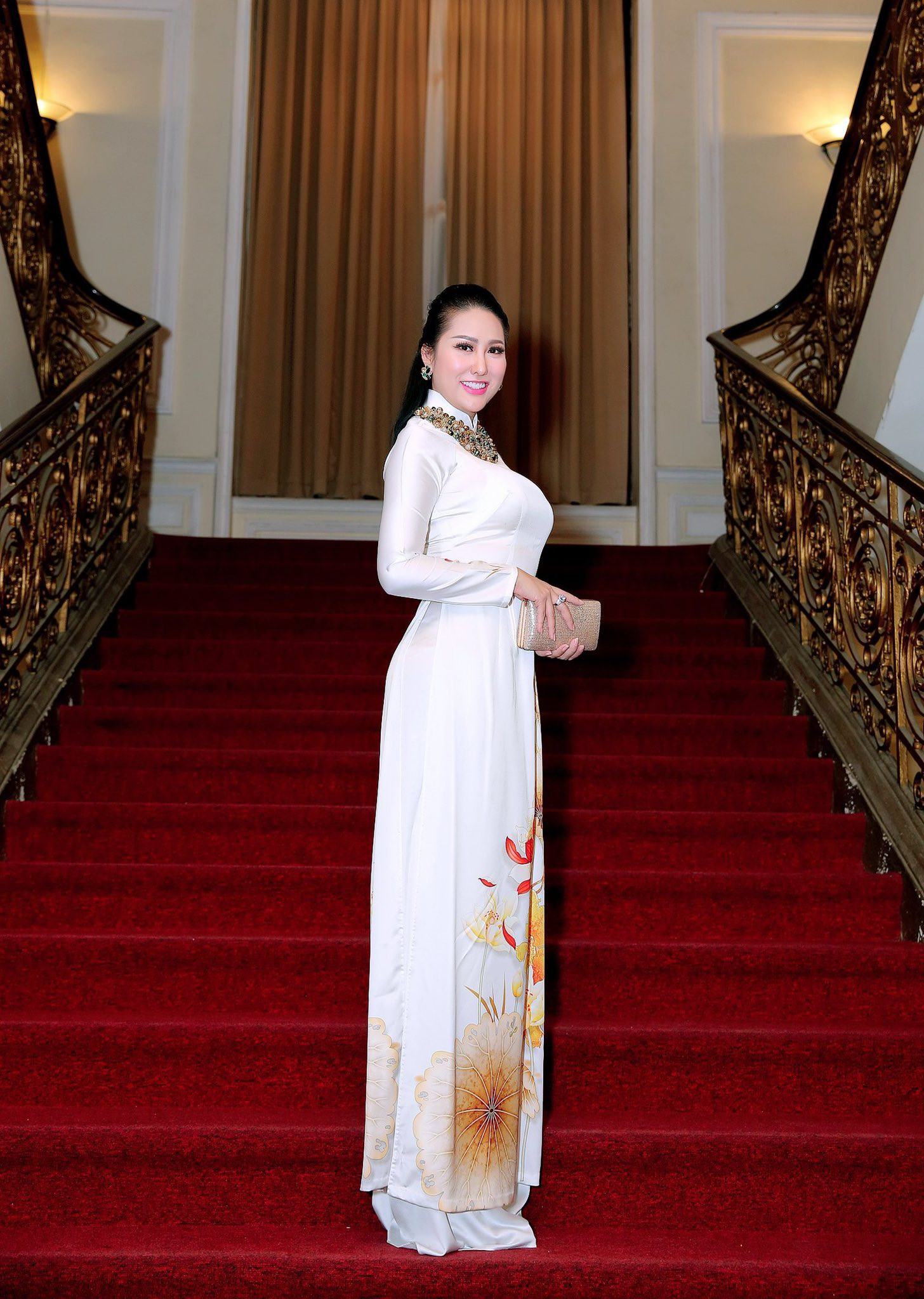 Nữ diễn viên giữ chức Phó Viện trưởng làm mẹ đơn thân, ở tuổi U50 hạnh phúc bên doanh nhân giàu có - Ảnh 10.