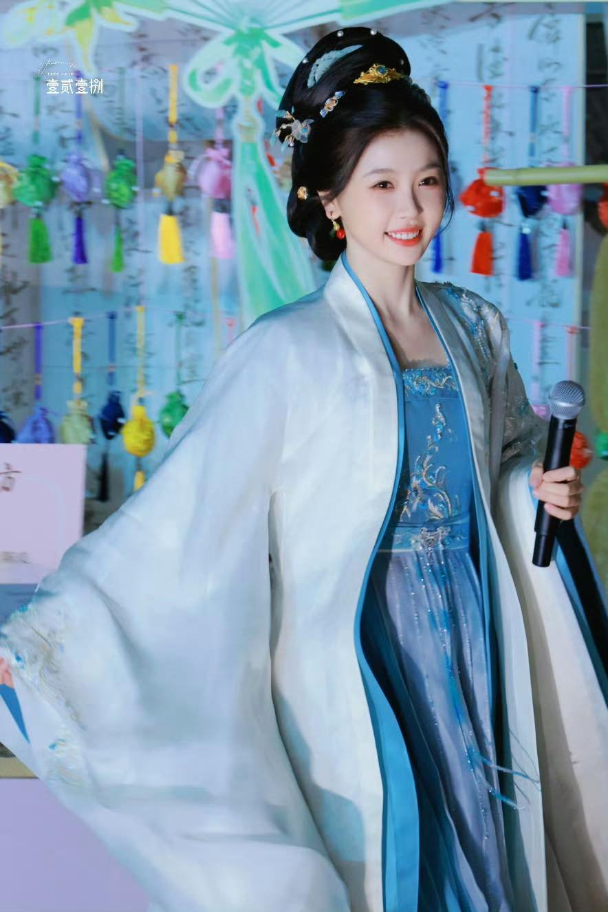 Tạo hình cổ trang mới đây của Ngu Thư Hân nhanh chóng 'ghi điểm' - Ảnh 3