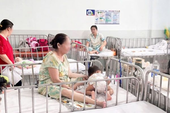 3 ca tử vong do tay chân miệng: Bác sĩ Bệnh viện Nhi đồng 1 ra cảnh báo