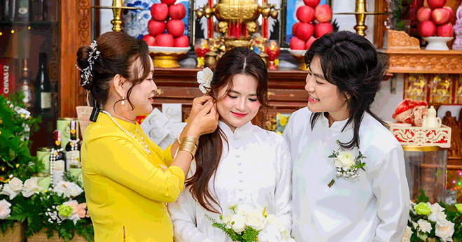 Đám cưới ‘không chú rể’ ở TPHCM, mẹ cô dâu nói lời xúc động