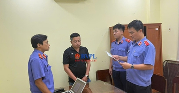 Vụ nữ sinh bị tông tử vong ở Vĩnh Long: Tước danh hiệu Công an nhân dân 2 cựu cán bộ